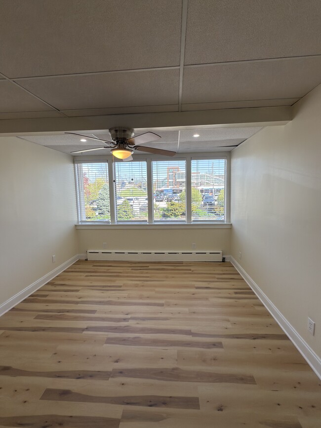 1 S Valley Rd, Unit 201 in Paoli, PA - Building Photo - Building Photo