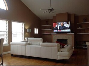 3735 Main Plaza Dr in Houston, TX - Building Photo - Building Photo