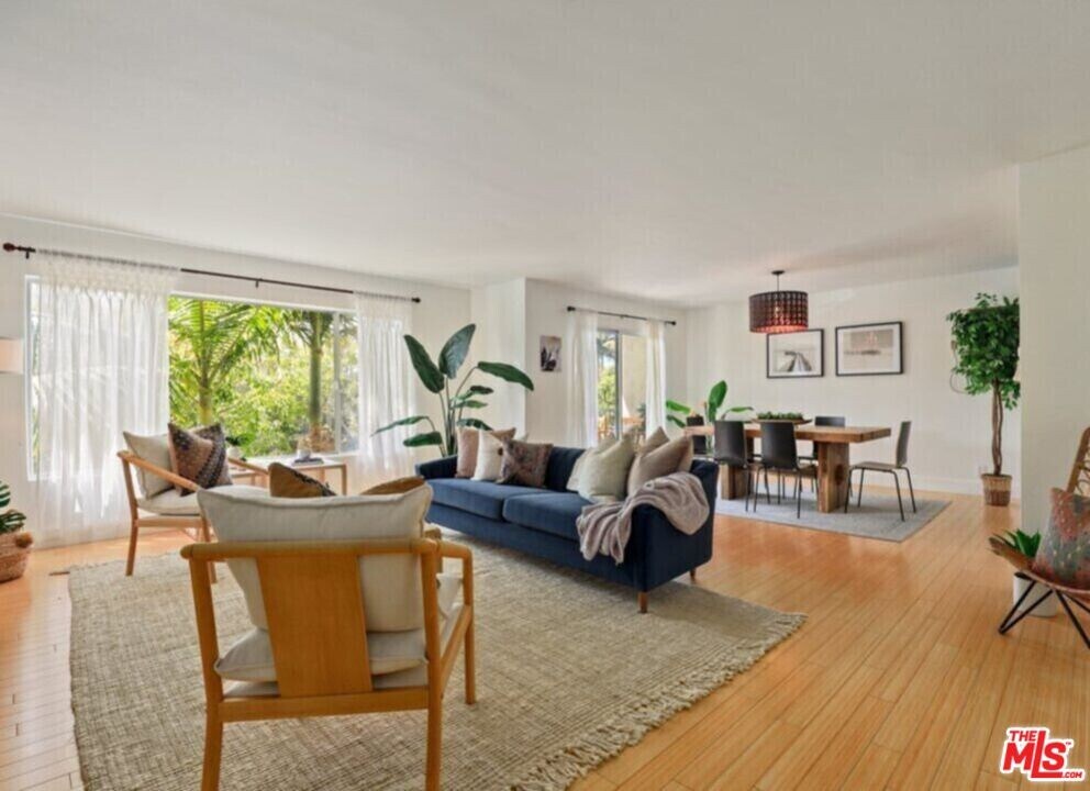 6624 Springpark Ave in Los Angeles, CA - Building Photo