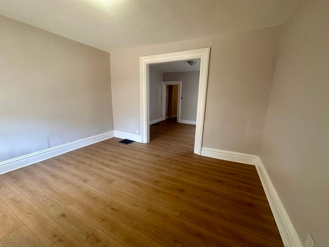 323 N Gladstone Ave in Indianapolis, IN - Building Photo - Building Photo