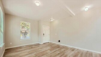 1220 193rd St E in Spanaway, WA - Building Photo