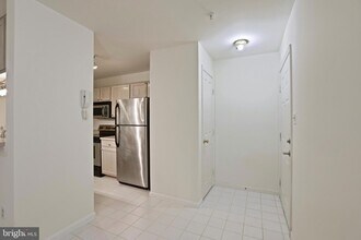 4124 Monument Ct, Unit 303 in Fairfax, VA - Building Photo - Building Photo