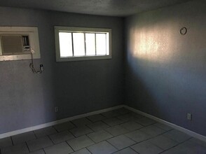 7828 Sarita St-Unit -2 in Houston, TX - Building Photo - Building Photo