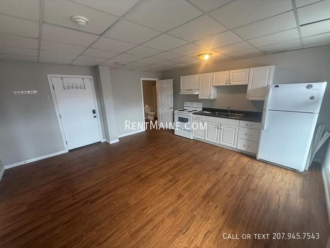 35 Main St in Bangor, ME - Building Photo - Building Photo