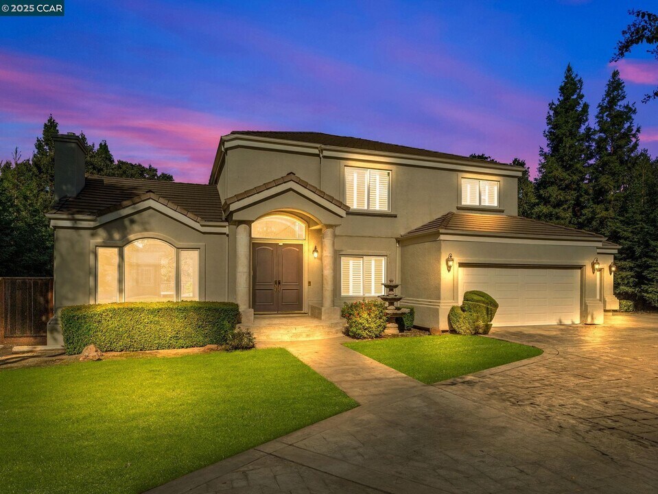 1420 Jackson Way in Alamo, CA - Building Photo