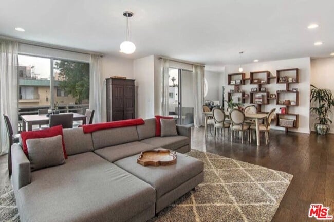 property at 817 N Alfred St