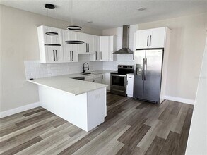 2738 16th Ave N in St. Petersburg, FL - Building Photo - Building Photo