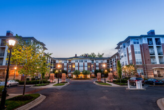 Evergreens at Columbia Town Center in Columbia, MD - Foto de edificio - Building Photo