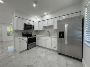 1431-1433 N 14th Way in Hollywood, FL - Building Photo - Building Photo