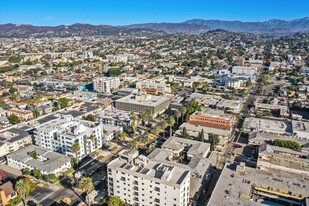 The Hummingbird LA in Los Angeles, CA - Foto de edificio - Building Photo