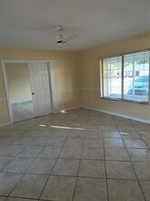 399 SE Oakridge Dr in Port St. Lucie, FL - Building Photo - Building Photo