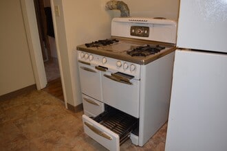 409 34th St, Unit 409 in Richmond, CA - Foto de edificio - Building Photo