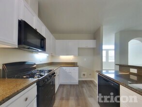 757 Pino Ave in Lancaster, CA - Building Photo - Building Photo