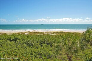 425 Buchanan Ave in Cape Canaveral, FL - Building Photo