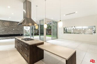 16540 Moorpark St in Los Angeles, CA - Building Photo - Building Photo