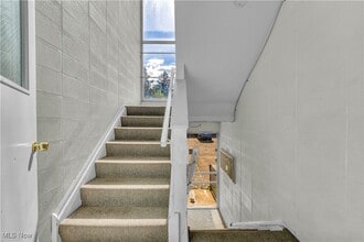 1415 Wyandotte Ave in Lakewood, OH - Building Photo - Building Photo