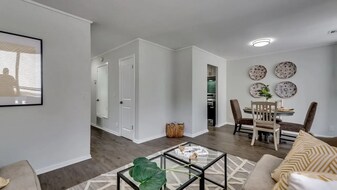 4215 Chambers Rd in Macon, GA - Building Photo