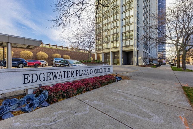 5455 N Sheridan Rd in Chicago, IL - Foto de edificio - Building Photo