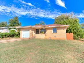 2921 NE 17th Ave in Portland, OR - Building Photo - Building Photo