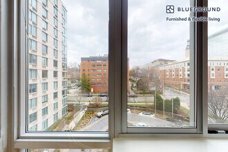 27 Barker Ave in White Plains, NY - Foto de edificio - Building Photo