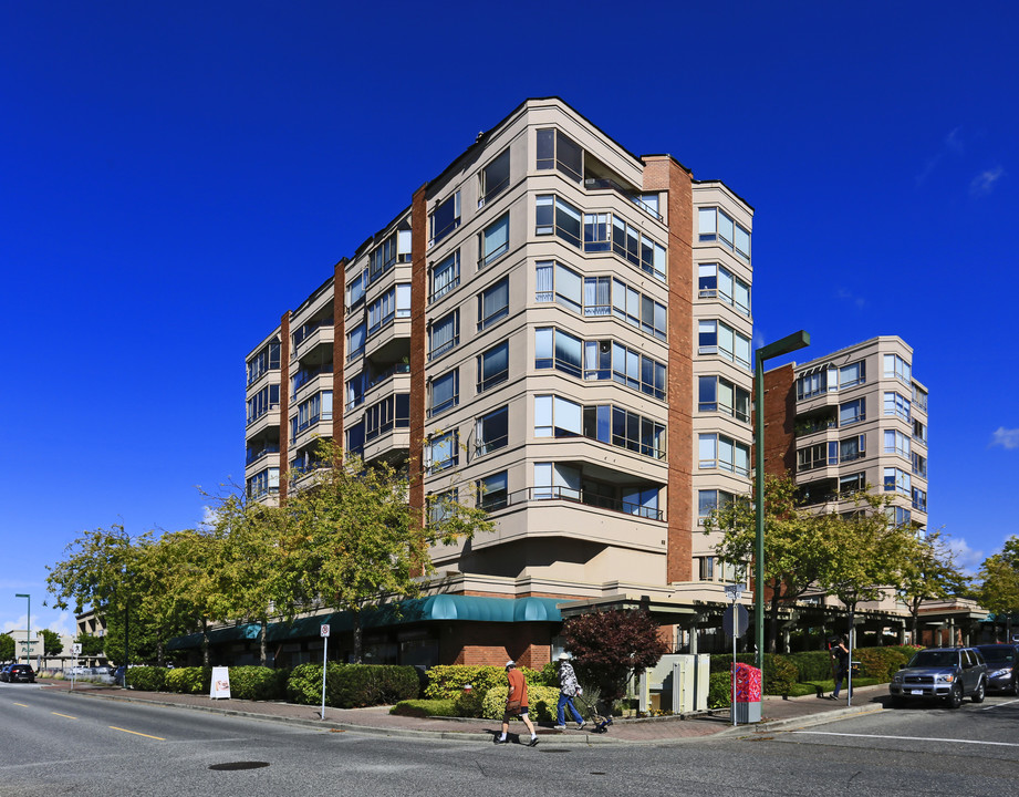 Pacific Terrace in White Rock, BC - Building Photo