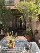 1220 S Sherbourne Dr, Unit 1220.5 in Los Angeles, CA - Building Photo