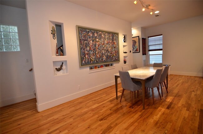 property at 5427 Kansas St