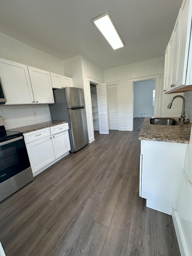 107 SW 2nd Ave