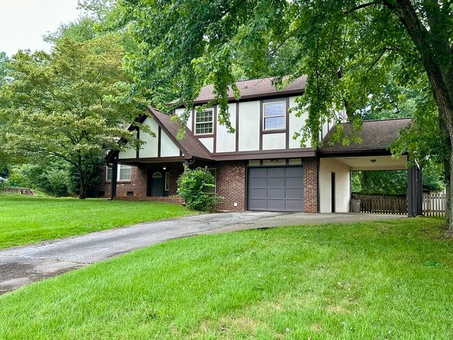 1812 Sedgewick Dr