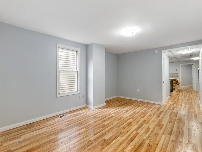 2907 Central Ave in Union City, NJ - Building Photo - Interior Photo