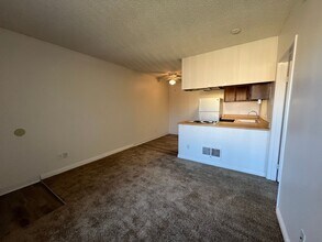 6126 Beadnell Way in San Diego, CA - Building Photo - Building Photo
