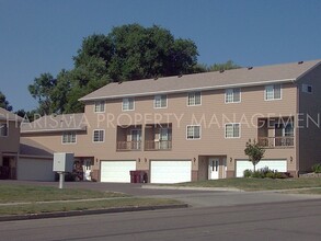 3509 E 11th St in Sioux Falls, SD - Foto de edificio - Building Photo