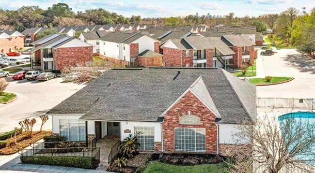 Meadowbrook Plaza Apartments in Houston, TX - Foto de edificio - Building Photo