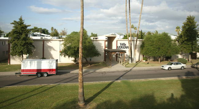 Villa Serena in Phoenix, AZ - Foto de edificio - Building Photo