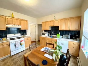 30 Darling St, Unit 3 in Boston, MA - Building Photo - Building Photo