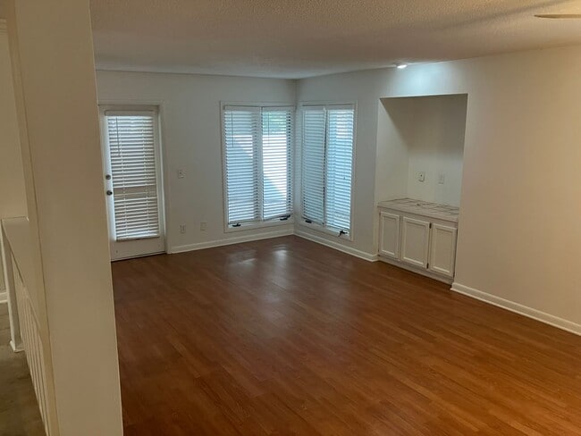 20 Queens Folly Rd in Hilton Head Island, SC - Building Photo - Building Photo