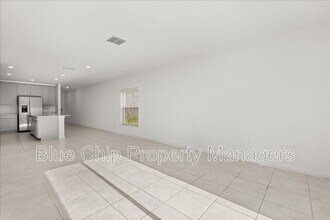 1725 White Water Ct in Davenport, FL - Building Photo - Building Photo