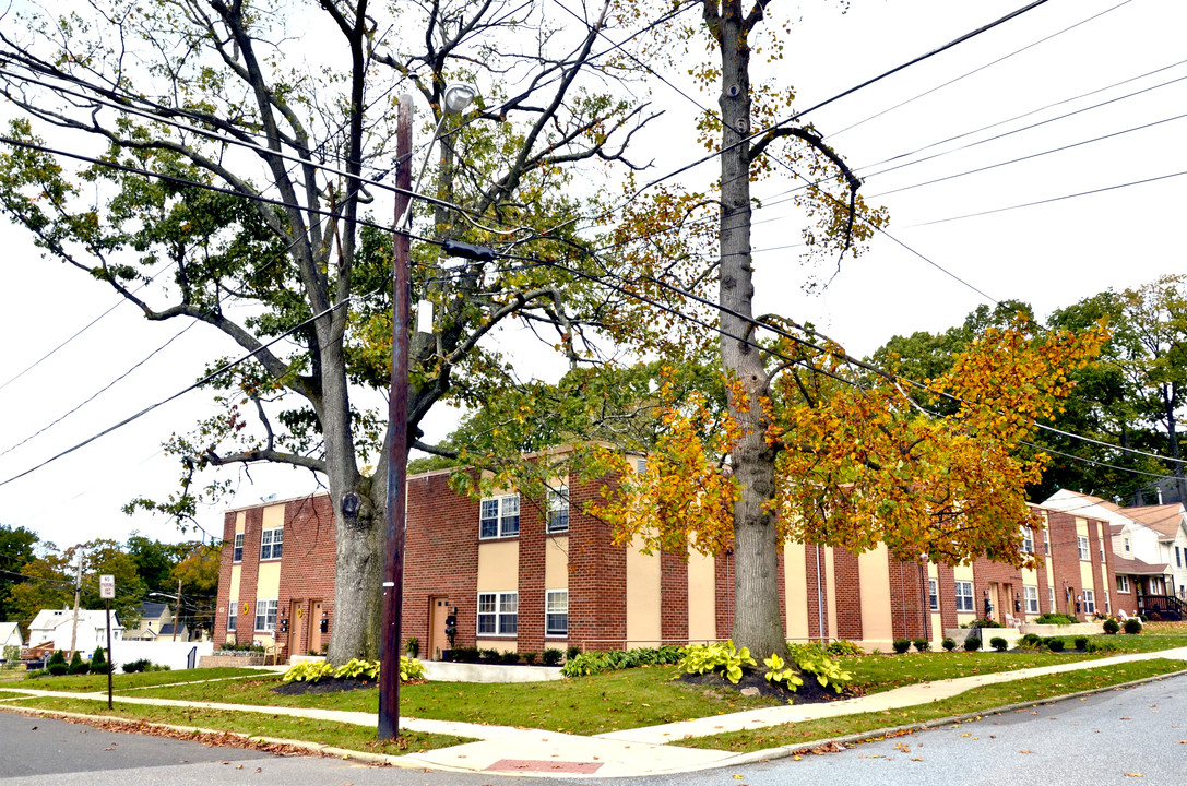 Hillcrest Apartments in Runnemede, NJ - Building Photo