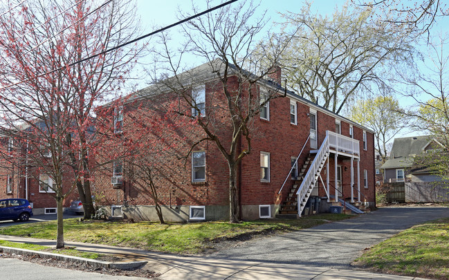 61-71 Fuller St in Waltham, MA - Building Photo - Building Photo