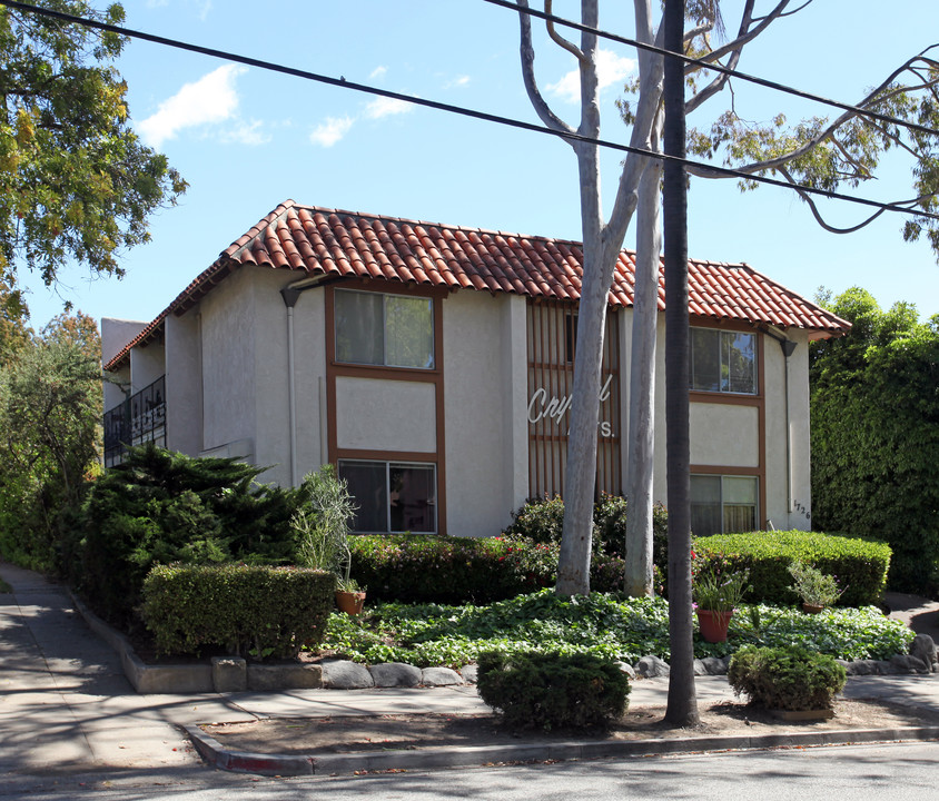 Crystal Apartments in Santa Barbara, CA - Foto de edificio