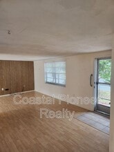 5823 Elm St in New Port Richey, FL - Building Photo - Building Photo