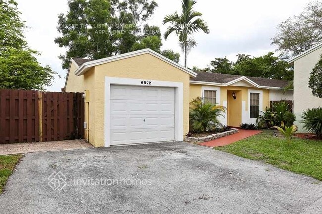 6572 NW 197th Ln