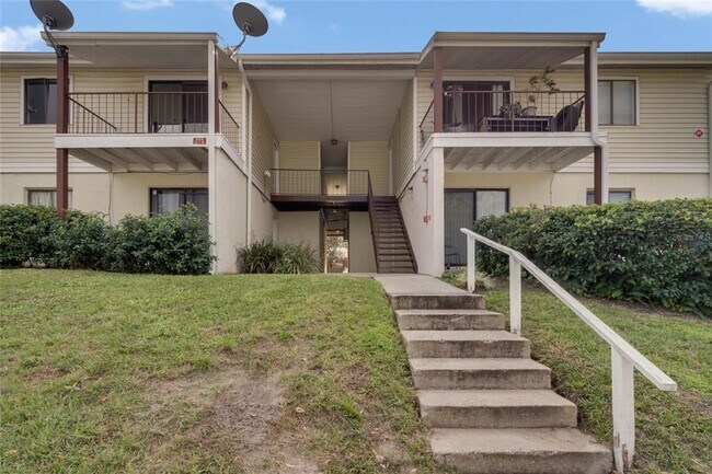 property at 304 Cherokee Ct
