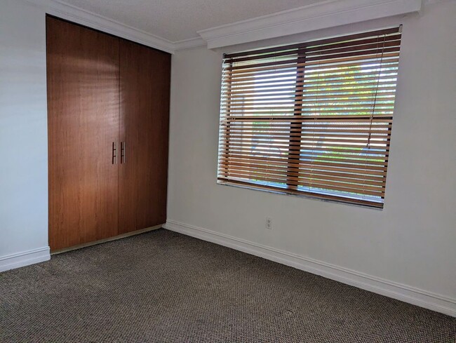 4561 W McNab Rd in Pompano Beach, FL - Building Photo - Building Photo
