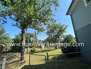 4410 Bluebird Ln in Lithia Springs, GA - Foto de edificio - Building Photo