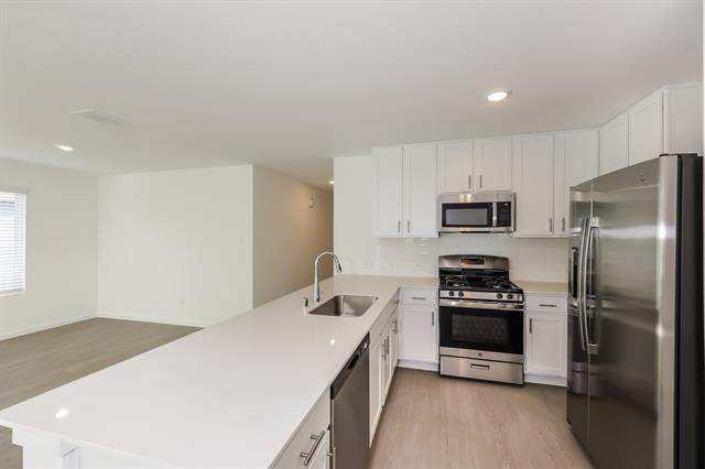 property at 2716 Ctr Crk Ln