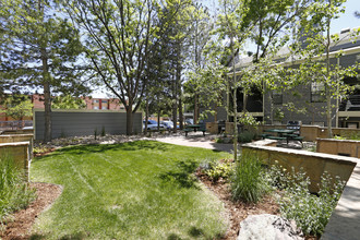 Blue Sky Lofts in Boulder, CO - Foto de edificio - Building Photo