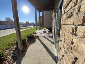 2000 Meadow Ct in Des Moines, IA - Building Photo - Building Photo