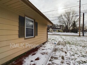 7529 Glenwood Ave in Youngstown, OH - Foto de edificio - Building Photo