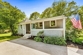 168R Stockbridge Rd in Scituate, MA - Building Photo - Building Photo
